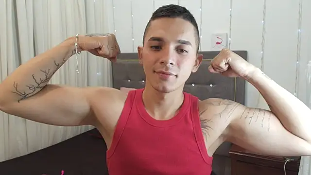 Snapshot of andeerr_ chatting on March 22, 2025, 8:15 pm andeerr online show from March 22, 2025, 8:15 pm