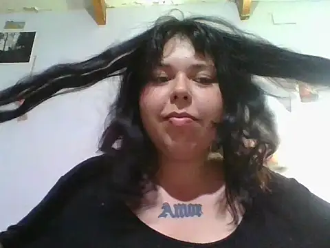 scarletttlove online show from March 30, 2026, 12:01 am