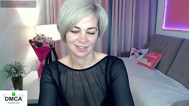 Blonde lola444 online show from June 2, 2026, 3:23 pm