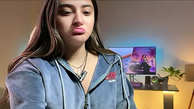 Snapshot of demieliss chatting on January 11, 2026, 6:37 pm demieliss online show from January 11, 2026, 6:37 pm