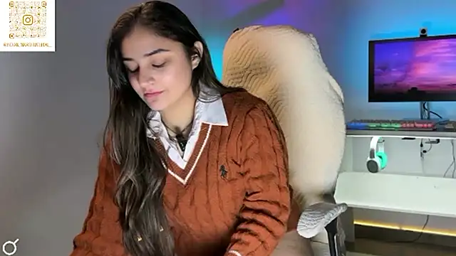 Snapshot of demieliss chatting on January 8, 2026, 7:53 pm demieliss online show from January 8, 2026, 7:53 pm