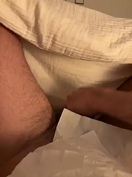 Snapshot of Banana_Boy chatting on February 16, 2026, 9:24 pm Banana Boy online show from February 16, 2026, 9:24 pm