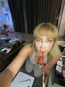 Evamaslow online show from June 29, 2026, 6:07 pm
