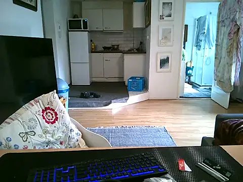 mihaimichael online show from May 6, 2026, 10:41 am