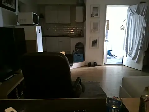 mihaimichael online show from June 5, 2026, 11:27 am