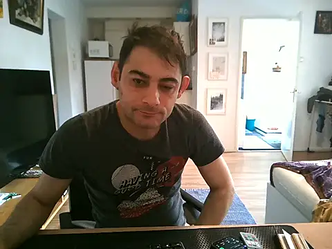 mihaimichael online show from June 16, 2026, 1:11 pm