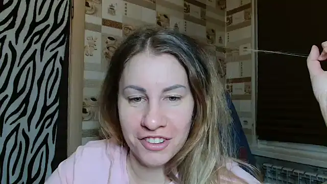 Snapshot of TherestlessKitty chatting on February 16, 2026, 10:29 pm TherestlessKitty online show from February 16, 2026, 10:29 pm