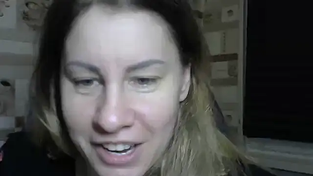 Snapshot of TherestlessKitty chatting on February 8, 2026, 10:18 pm TherestlessKitty online show from February 8, 2026, 10:18 pm