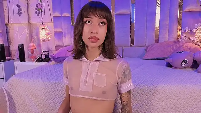 MadisonWood01 online show from October 15, 2025, 6:54 am