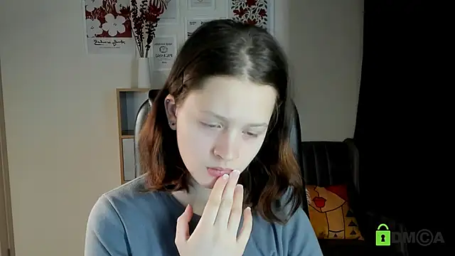 Alina Mills online show from December 5, 2025, 8:35 am