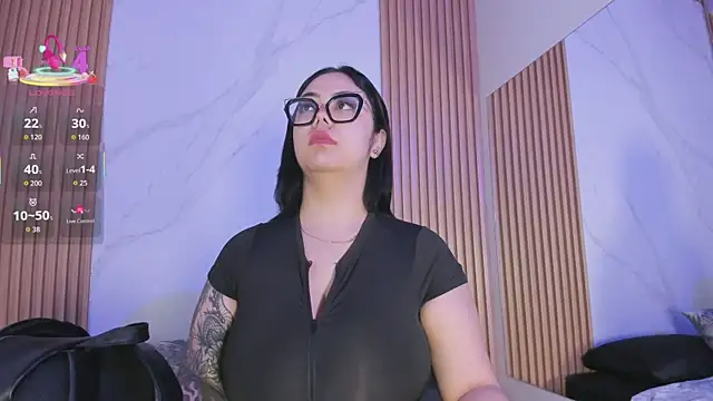 juicy led  online show from November 18, 2025, 11:13 am