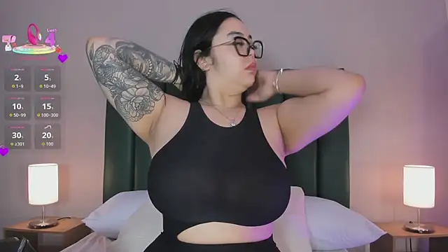 juicy led  online show from April 15, 2026, 11:16 am