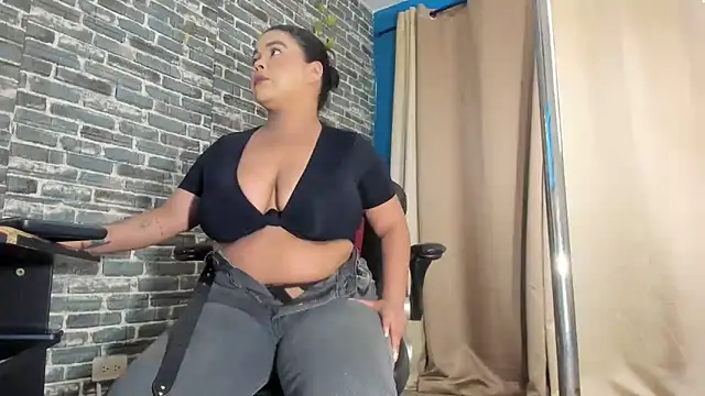 Snapshot of iam_samy_ chatting on December 20, 2025, 11:24 am iam samy online show from December 20, 2025, 11:24 am