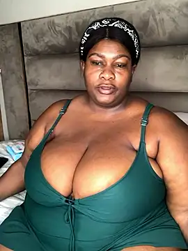 Snapshot of bustytitsxxx chatting on December 4, 2024, 12:08 pm bustytitsxxx online show from December 4, 2024, 12:08 pm