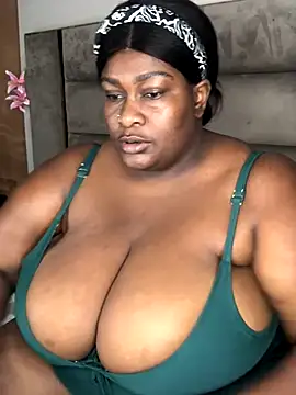 Snapshot of bustytitsxxx chatting on December 4, 2024, 5:21 am bustytitsxxx online show from December 4, 2024, 5:21 am