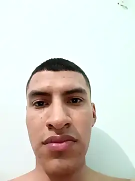 Rogersmit2 online show from November 18, 2025, 3:32 am