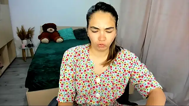 Alexa Dolly12 online show from September 24, 2025, 6:20 am