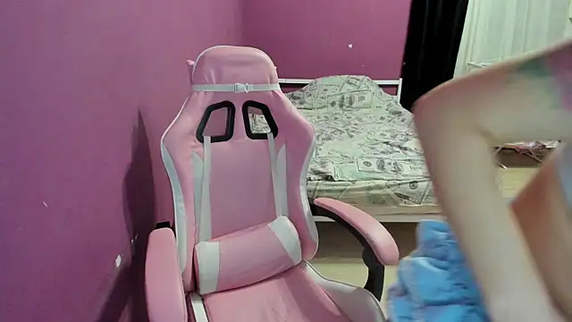 Lika8234 online show from April 5, 2026, 8:37 pm