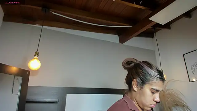 SaraaJhonsonn online show from March 25, 2026, 2:38 pm