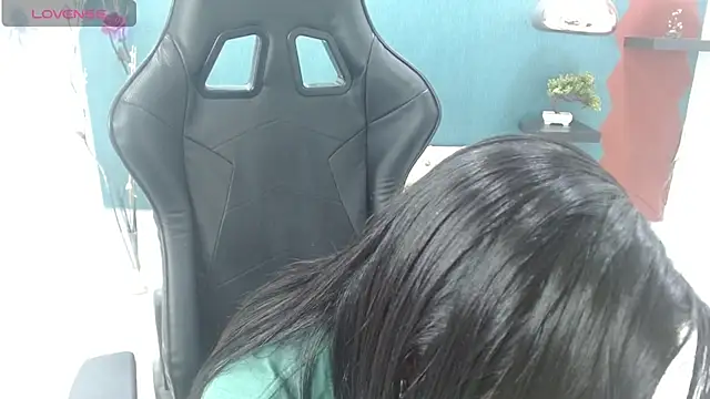 Snapshot of Melikasweetz chatting on February 12, 2025, 5:48 pm Melikasweetz online show from February 12, 2025, 5:48 pm