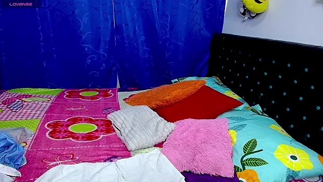 Snapshot of Melikasweetz chatting on April 14, 2026, 5:51 pm Melikasweetz online show from April 14, 2026, 5:51 pm