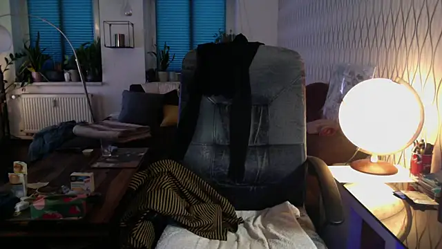 Snapshot of tomz0819 chatting on July 22, 2026, 6:54 pm tomz0819 online show from July 22, 2026, 6:54 pm