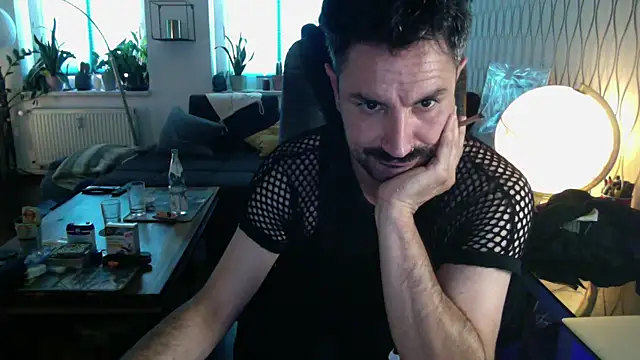 Snapshot of tomz0819 chatting on July 25, 2026, 8:33 am tomz0819 online show from July 25, 2026, 8:33 am