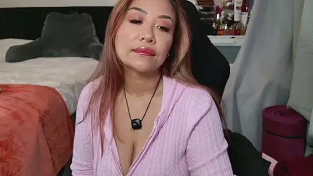 Snapshot of SpikedBella chatting on February 16, 2026, 10:18 pm SpikedBella online show from February 16, 2026, 10:18 pm