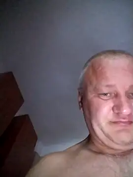 Snapshot of Grasul78 chatting on August 3, 2026, 4:13 pm Grasul78 online show from August 3, 2026, 4:13 pm