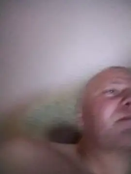 Snapshot of Grasul78 chatting on August 5, 2026, 4:01 pm Grasul78 online show from August 5, 2026, 4:01 pm