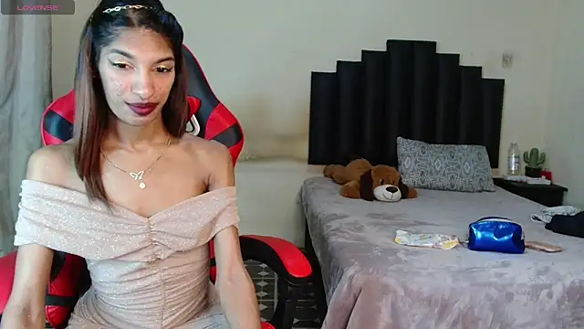 Snapshot of Silkylicious chatting on October 31, 2025, 10:27 pm Silkylicious online show from October 31, 2025, 10:27 pm