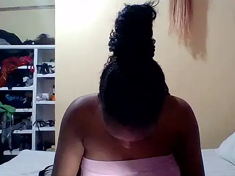 Snapshot of Zara_Twilight chatting on September 25, 2025, 6:36 pm Zara Twilight online show from September 25, 2025, 6:36 pm