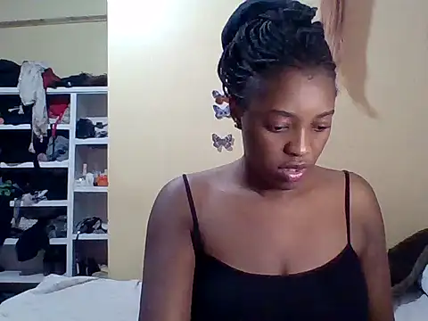 Snapshot of Zara_Twilight chatting on September 29, 2025, 9:09 pm Zara Twilight online show from September 29, 2025, 9:09 pm