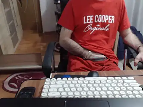 Snapshot of uncutguy01 chatting on March 14, 2025, 6:07 pm uncutguy01 online show from March 14, 2025, 6:07 pm