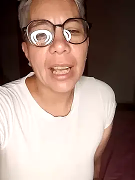 Snapshot of luz_bella chatting on January 3, 2025, 10:41 am luz bella online show from January 3, 2025, 10:41 am