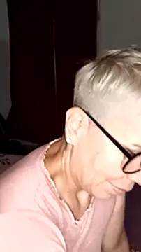 Snapshot of luz_bella chatting on December 10, 2024, 2:27 am luz bella online show from December 10, 2024, 2:27 am