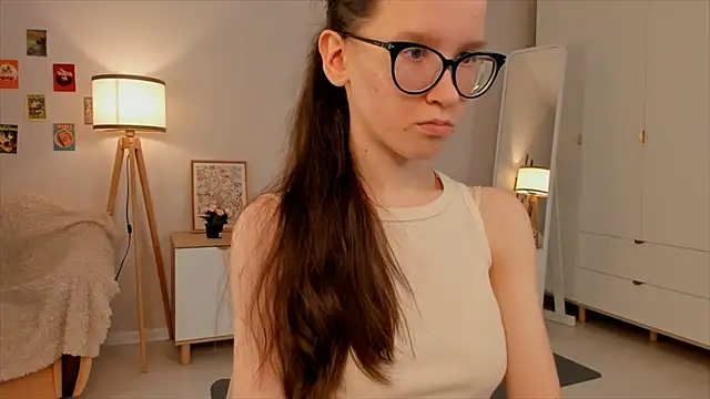Snapshot of BettyBrowni chatting on March 16, 2025, 7:17 pm BettyBrowni online show from March 16, 2025, 7:17 pm