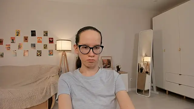 Snapshot of BettyBrowni chatting on March 12, 2025, 10:17 pm BettyBrowni online show from March 12, 2025, 10:17 pm
