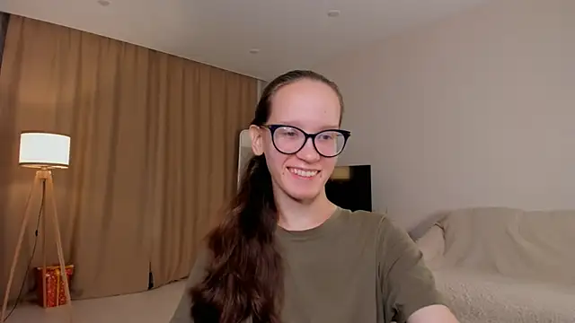 Snapshot of BettyBrowni chatting on October 1, 2025, 4:11 pm BettyBrowni online show from October 1, 2025, 4:11 pm