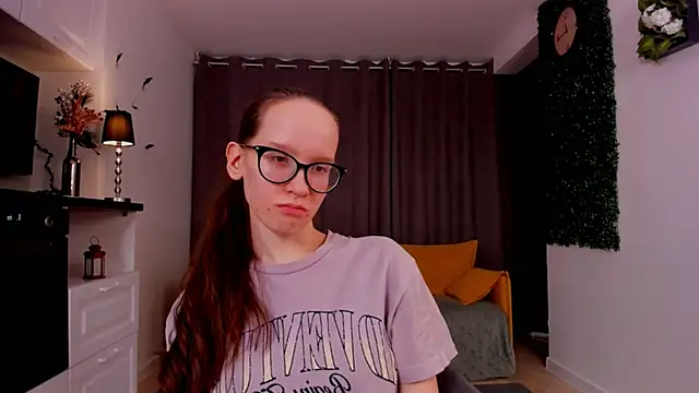 Snapshot of BettyBrowni chatting on March 4, 2025, 10:16 pm BettyBrowni online show from March 4, 2025, 10:16 pm