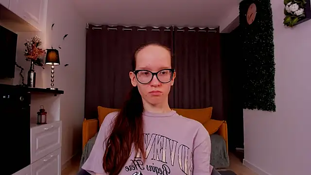 Snapshot of BettyBrowni chatting on March 5, 2025, 1:21 am BettyBrowni online show from March 5, 2025, 1:21 am