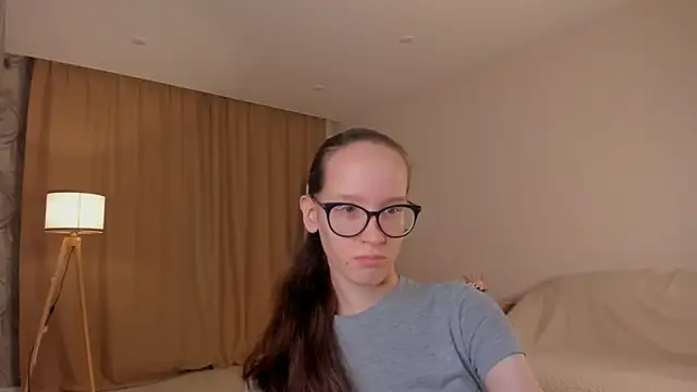 BettyBrowni online show from October 28, 2025, 4:28 pm