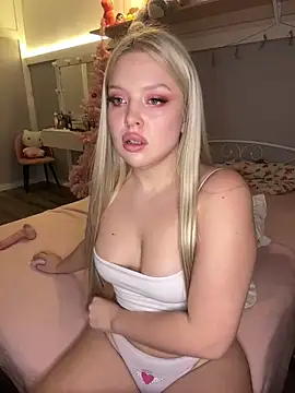 Snapshot of touchme_now chatting on January 16, 2025, 1:47 pm touchme now online show from January 16, 2025, 1:47 pm