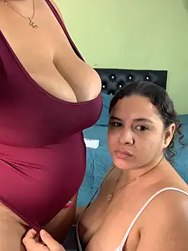 twocurvylatins online show from November 22, 2025, 9:46 pm