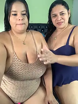 twocurvylatins online show from November 21, 2025, 10:58 am