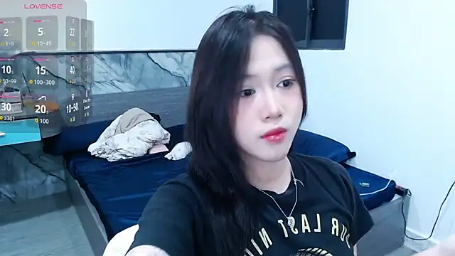 Lin SiYee online show from November 28, 2025, 10:48 am