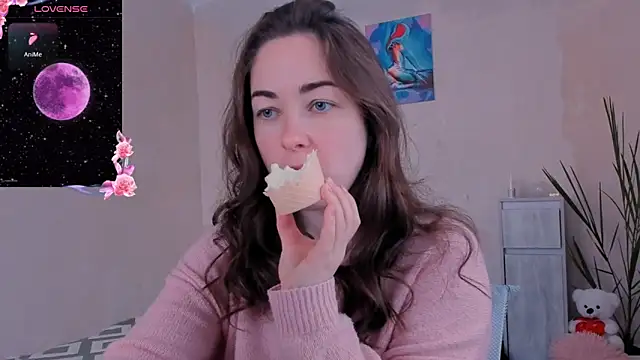 cClandesTina online show from November 24, 2025, 11:43 am