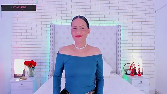 Coco Balenciaga  online show from May 23, 2026, 11:42 am