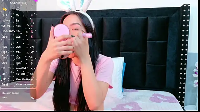 littleebluee online show from September 13, 2025, 7:47 pm