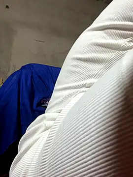 Pretty Isadora online show from November 6, 2025, 1:09 am